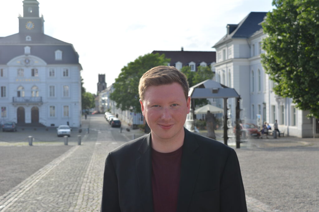 Julien Francois Simons